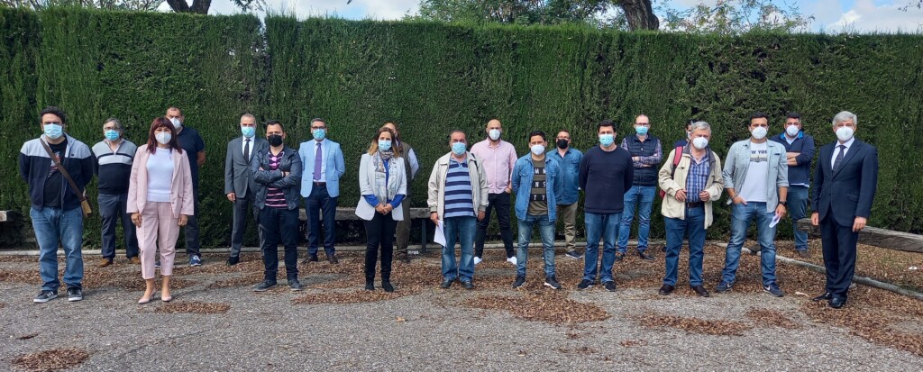 Representantes de PANASEF, CCOO y CGT en la firma del Convenio Colectivo de Sevilla